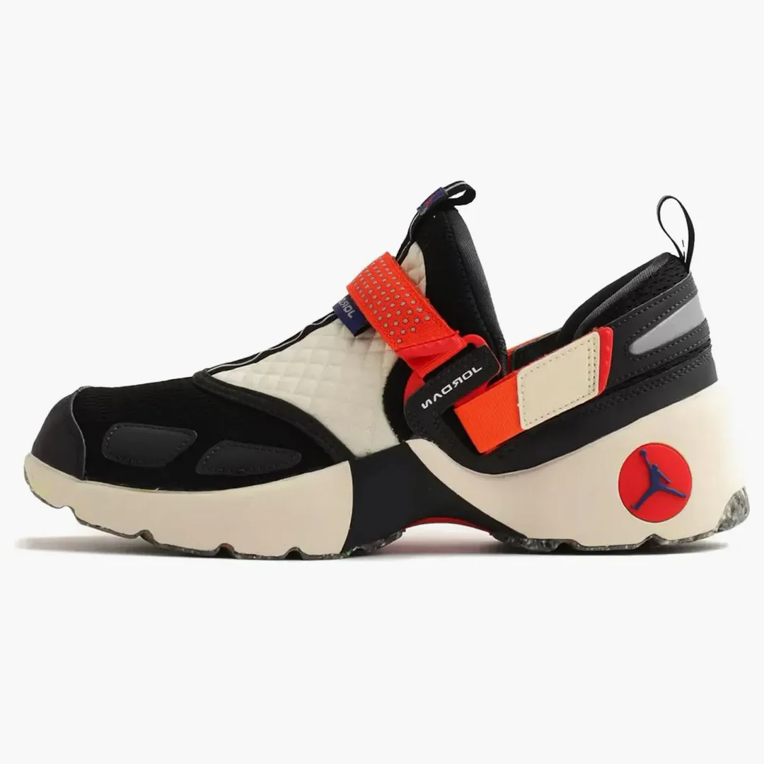 Jordan Trunner Lx Rare Air (women's)